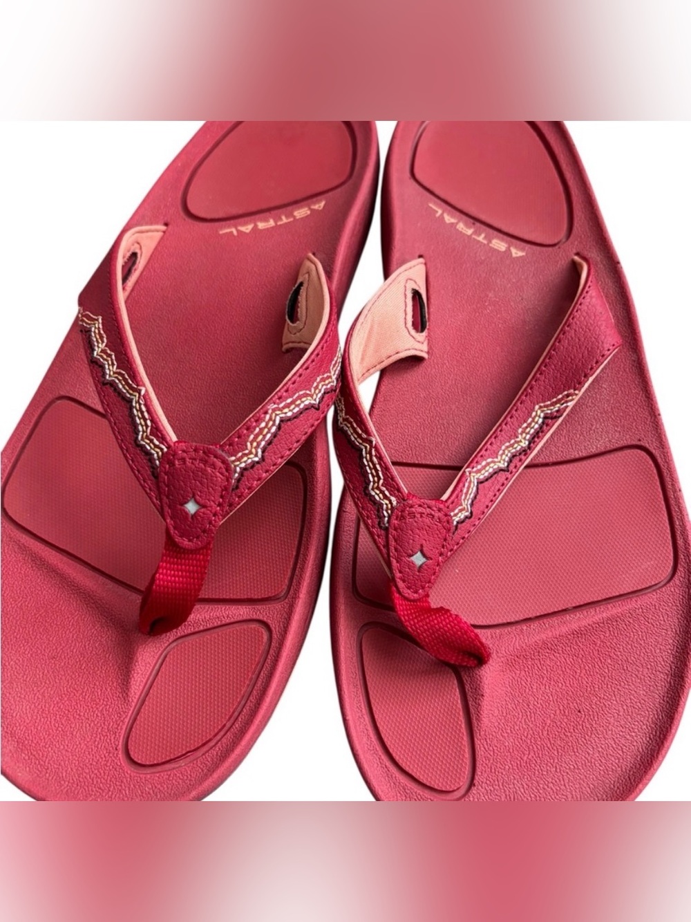 Astral Rosa Pink Red Women's Comfort Flip Flops Sandals 10 - Picture 4 of 7